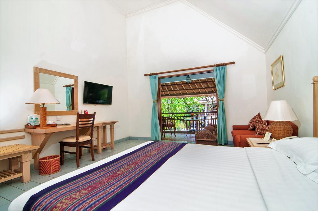 Deluxe Double or Twin Room Pool View
