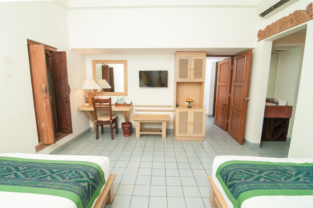 Deluxe Double or Twin Room Pool Access