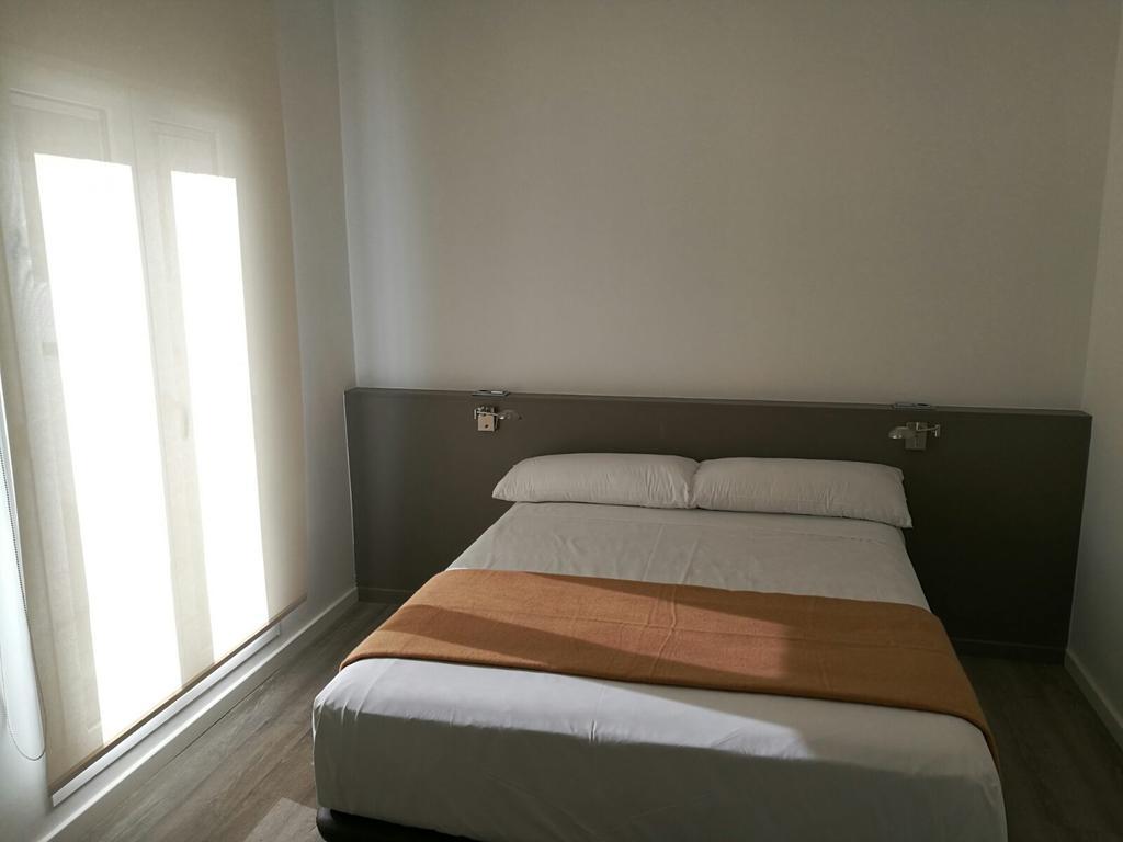 Double Room with Extra Bed,664920135:JPEG