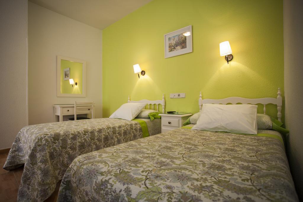 Double Room with Private Bathroom,393539079:JPEG