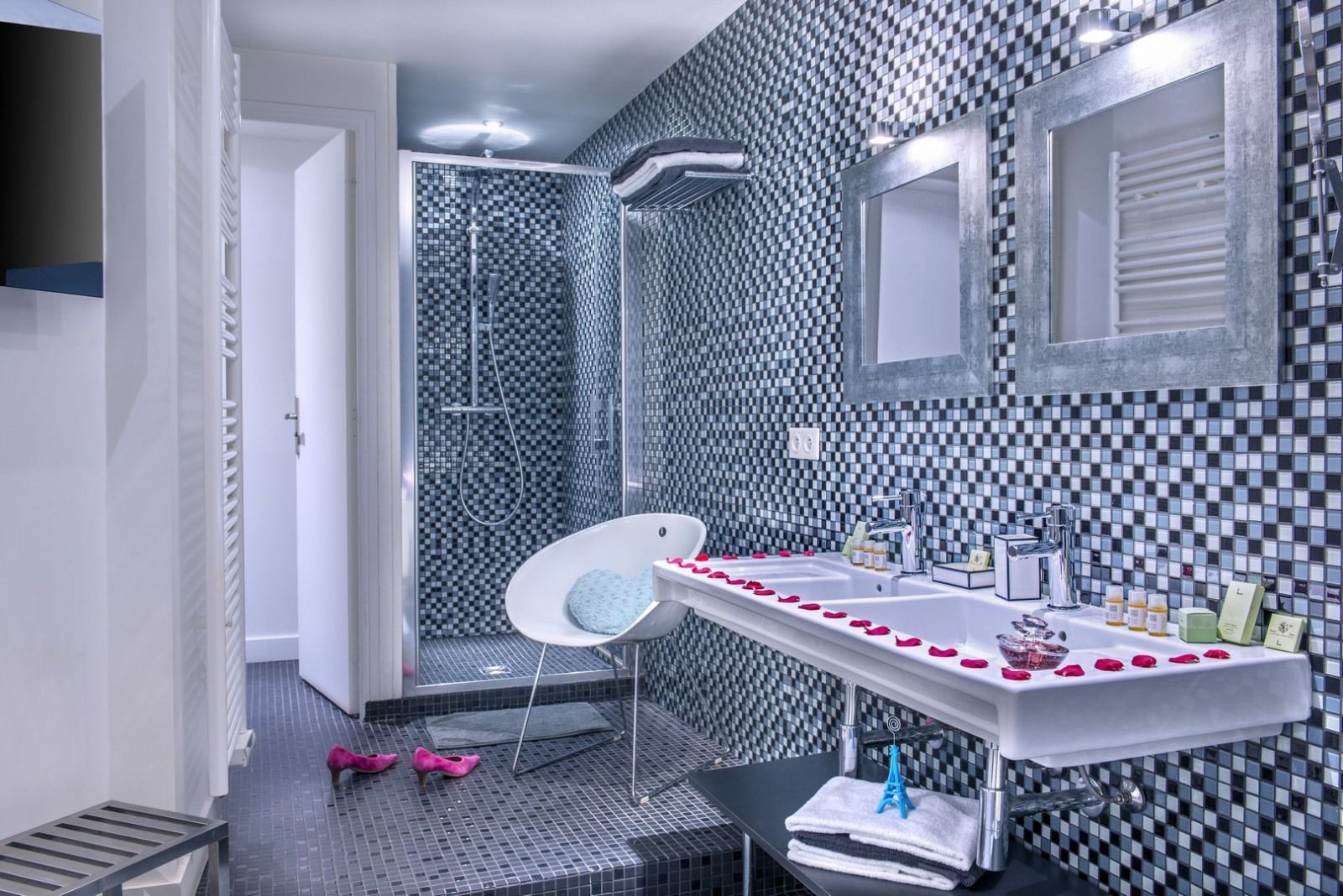 Deluxe Suite Spa Bath