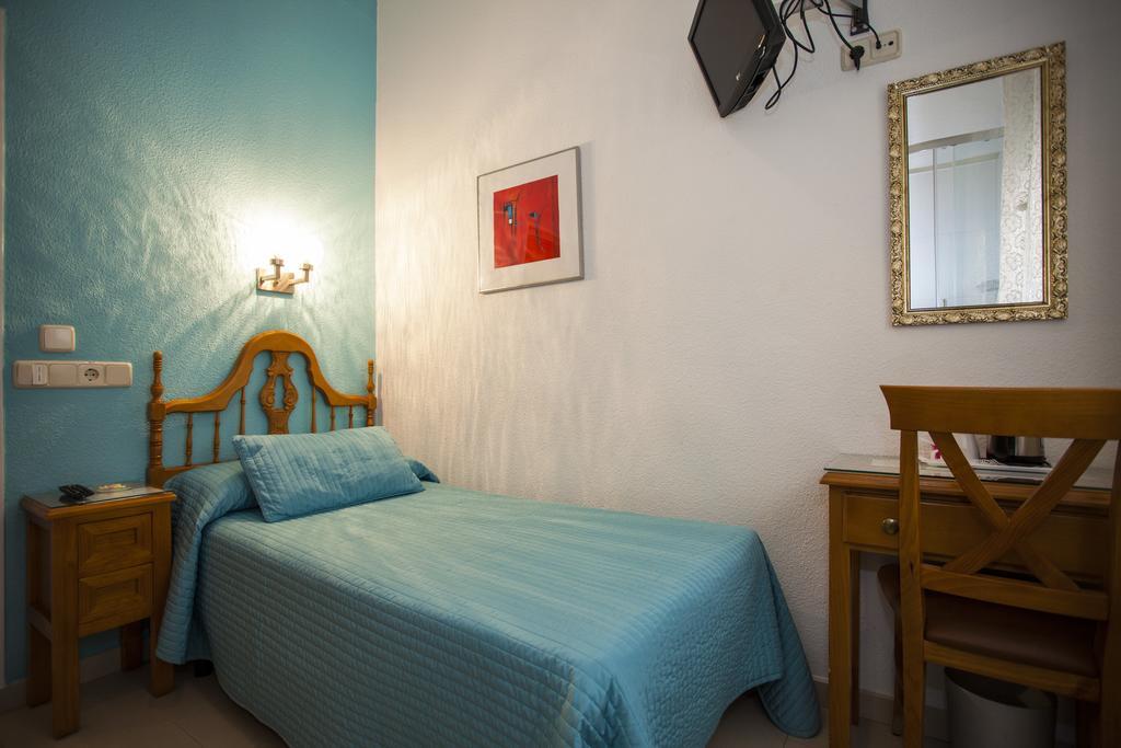 Single Room with Shared Toilet,393539100:JPEG