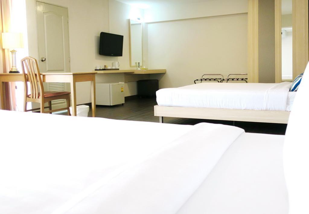 Deluxe Family Room,395455878:JPEG