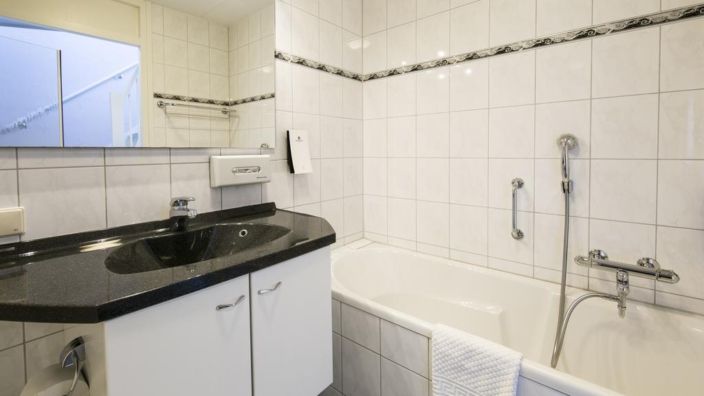 Tvåbäddsrum med dusch