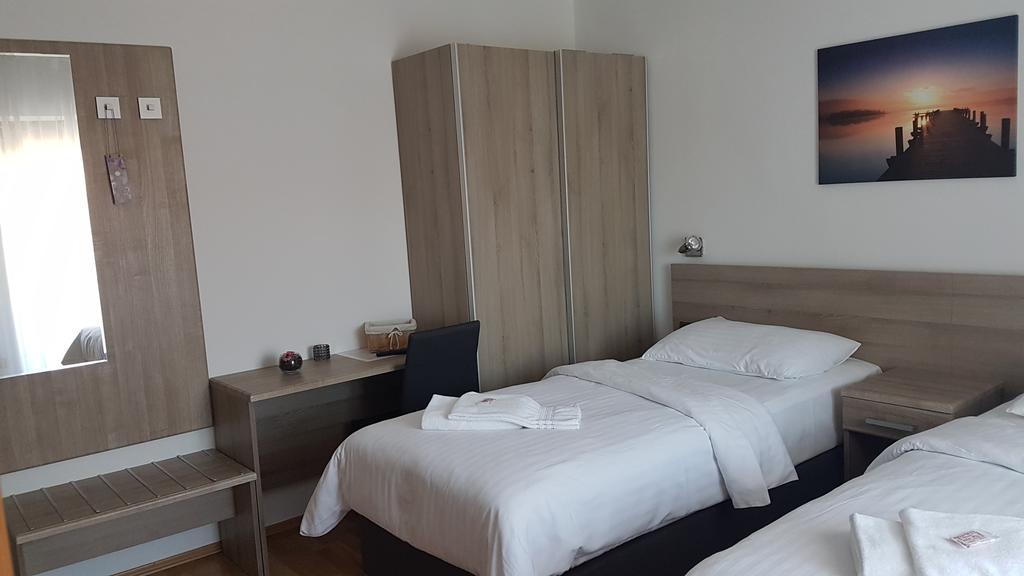 Double  or Twin Room,401635026:JPEG