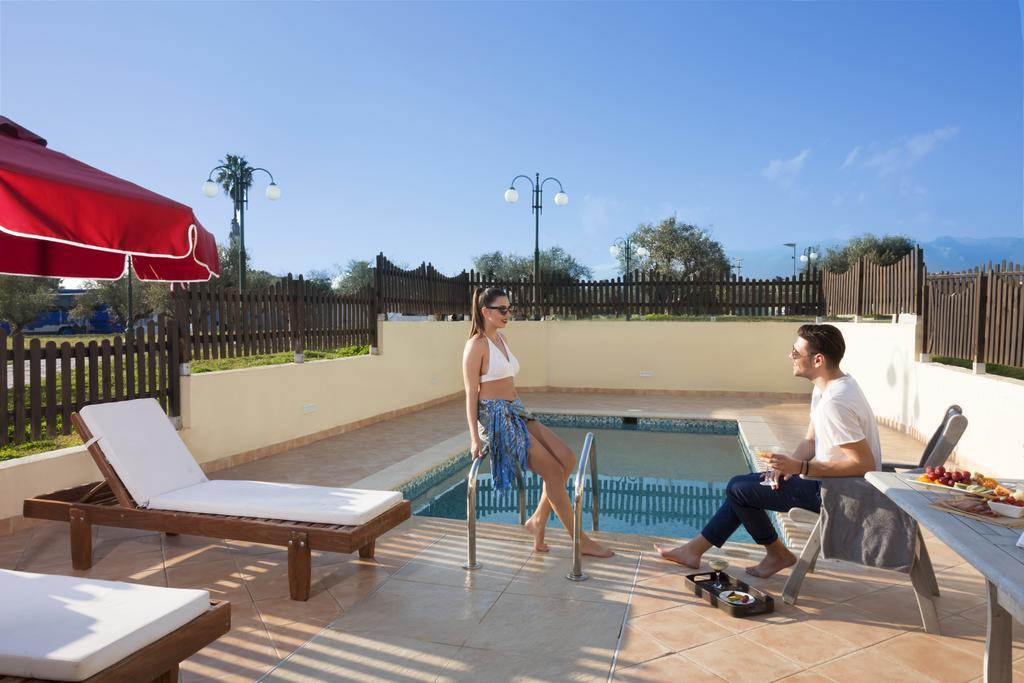 Executive Suite Private Pool