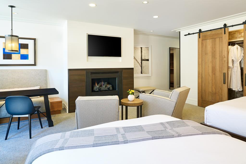 Deluxe Room Mountain View