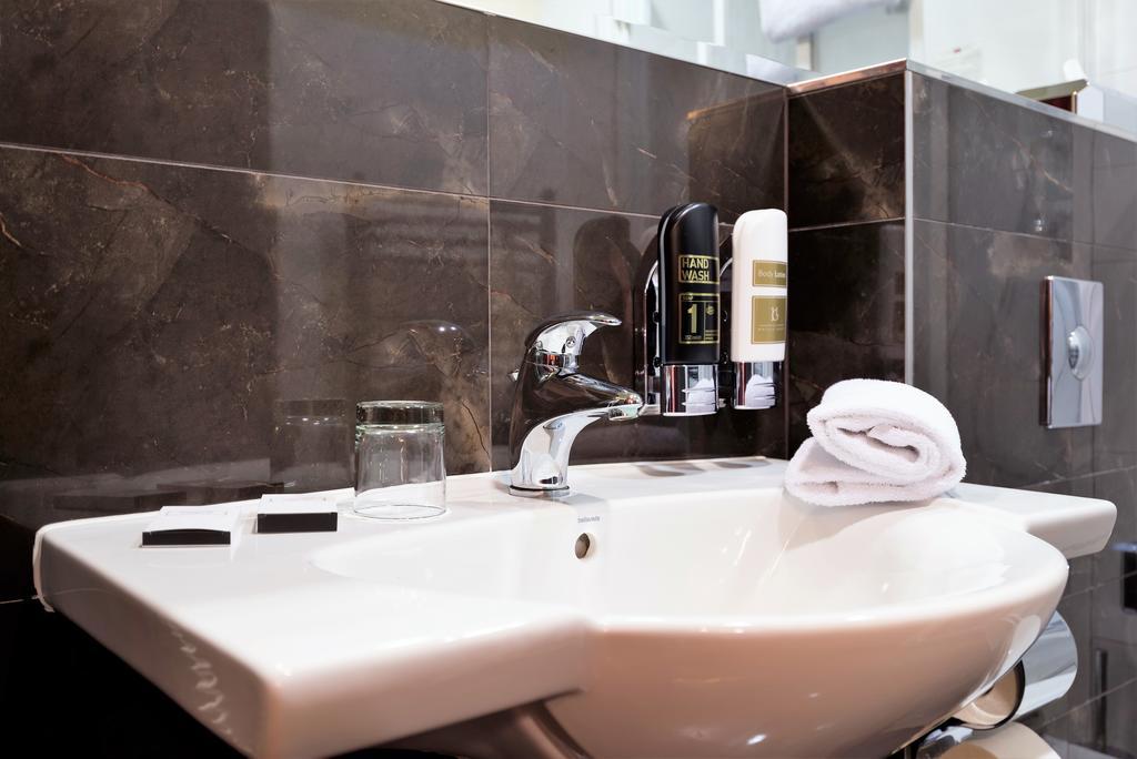 Superior Double or Twin Room,430965453:JPEG