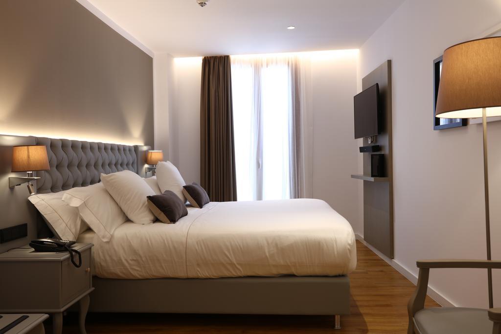 Deluxe Double Room,435141876:JPEG