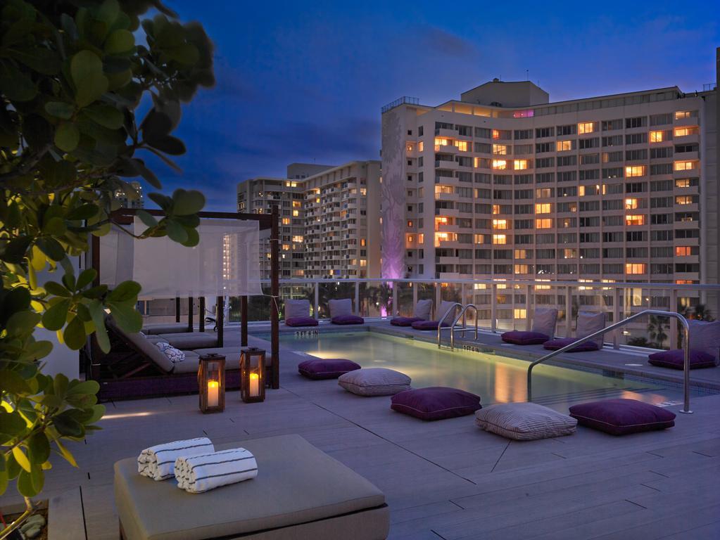 Signature King One Bedroom Suite Kitchenette Balcony