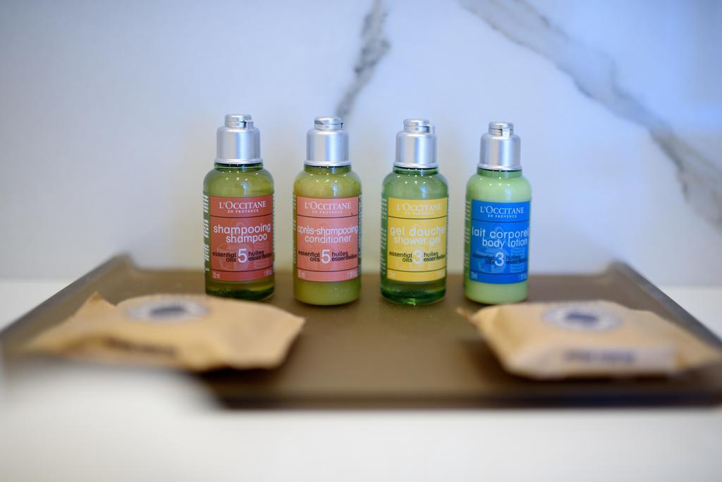 Deluxe King Room with Balcony and Sea View,712198699:JPEG