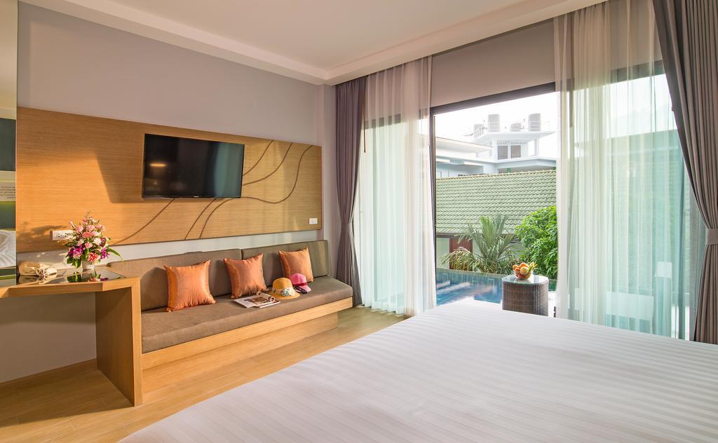 Deluxe Double Room with Pool Access,436480572:JPEG