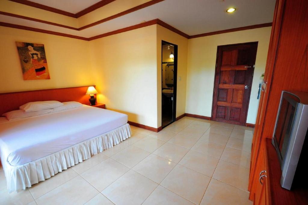 Deluxe Room with 1 Queen Bed - Non Smoking