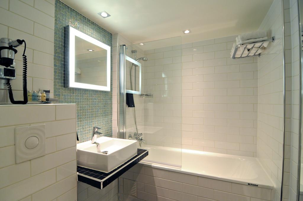 Deluxe Double or Twin Room,1210354462:JPEG