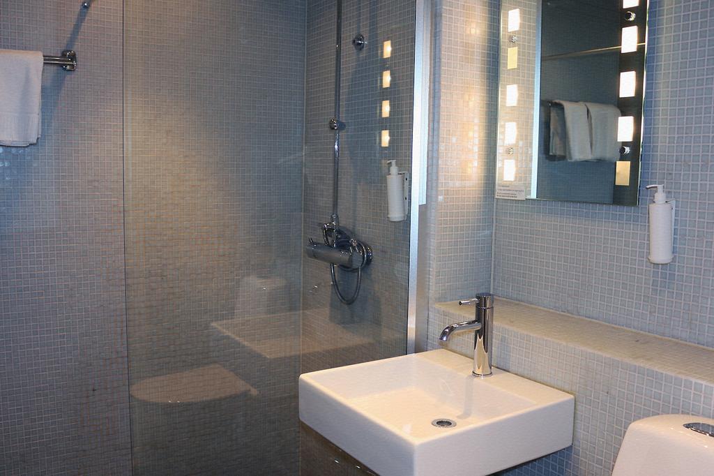 Single Room,768781267:JPEG