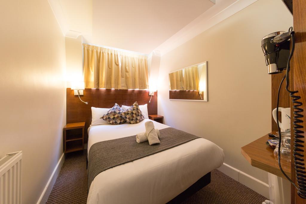 Double Room Private Bathroom
