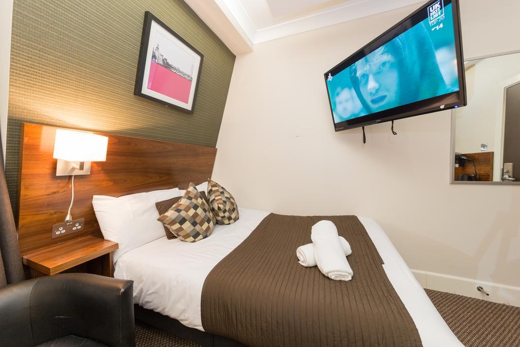 Double Room Private Bathroom