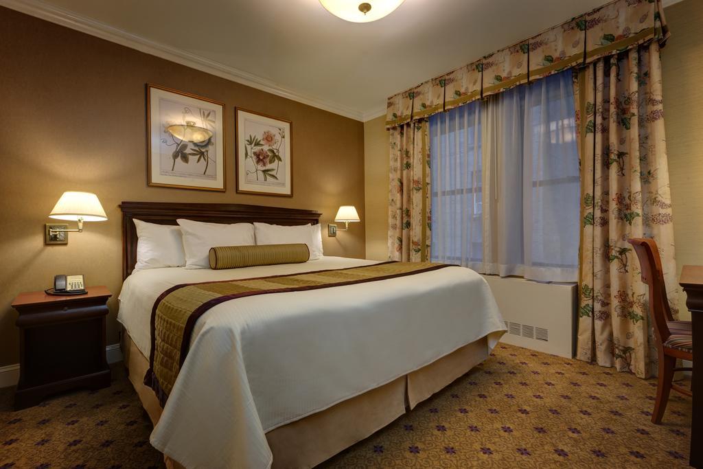 Deluxe One-Bedroom Suite