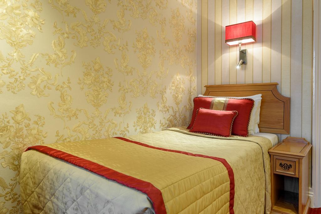 Economy Single Room with Shared Bathroom,984556633:JPEG