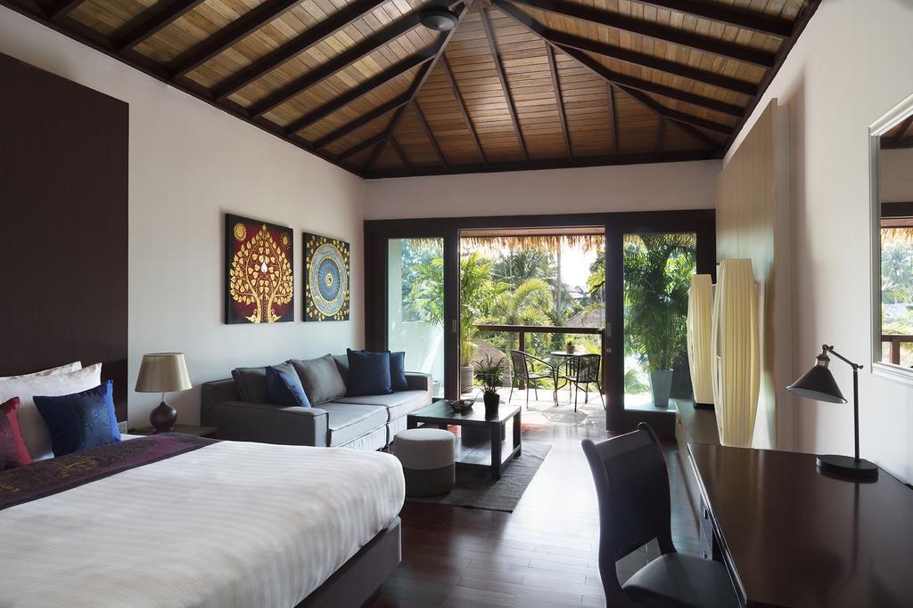 Svit Balinese vid poolen