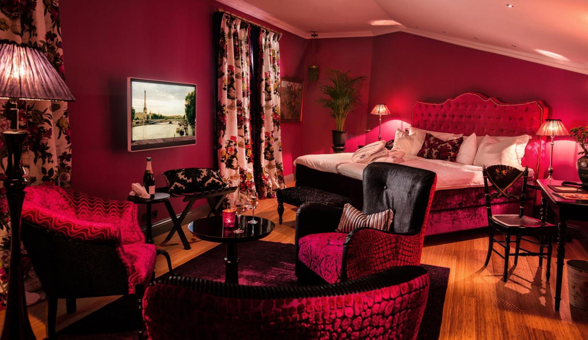 Large Exclusive Double Room,460469886:JPEG