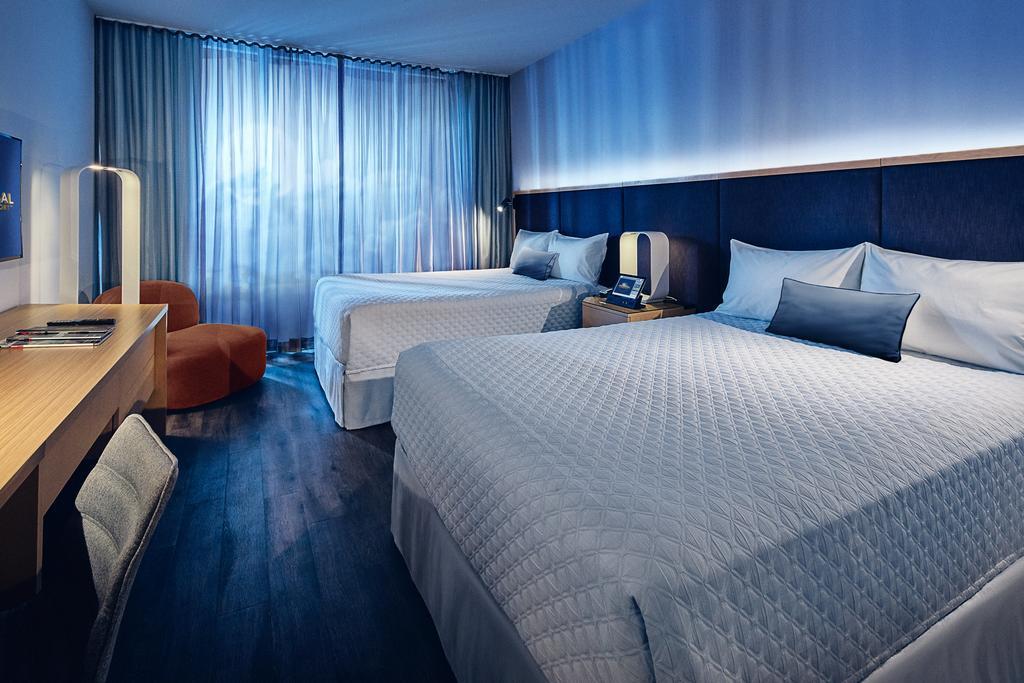 Hearing Accessible Skyline View 2 Queen Room Includes Early Park Admission*