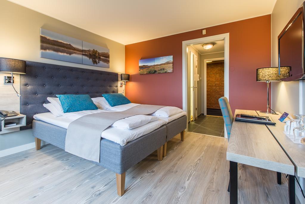 Standard Double Room,705833179:JPEG