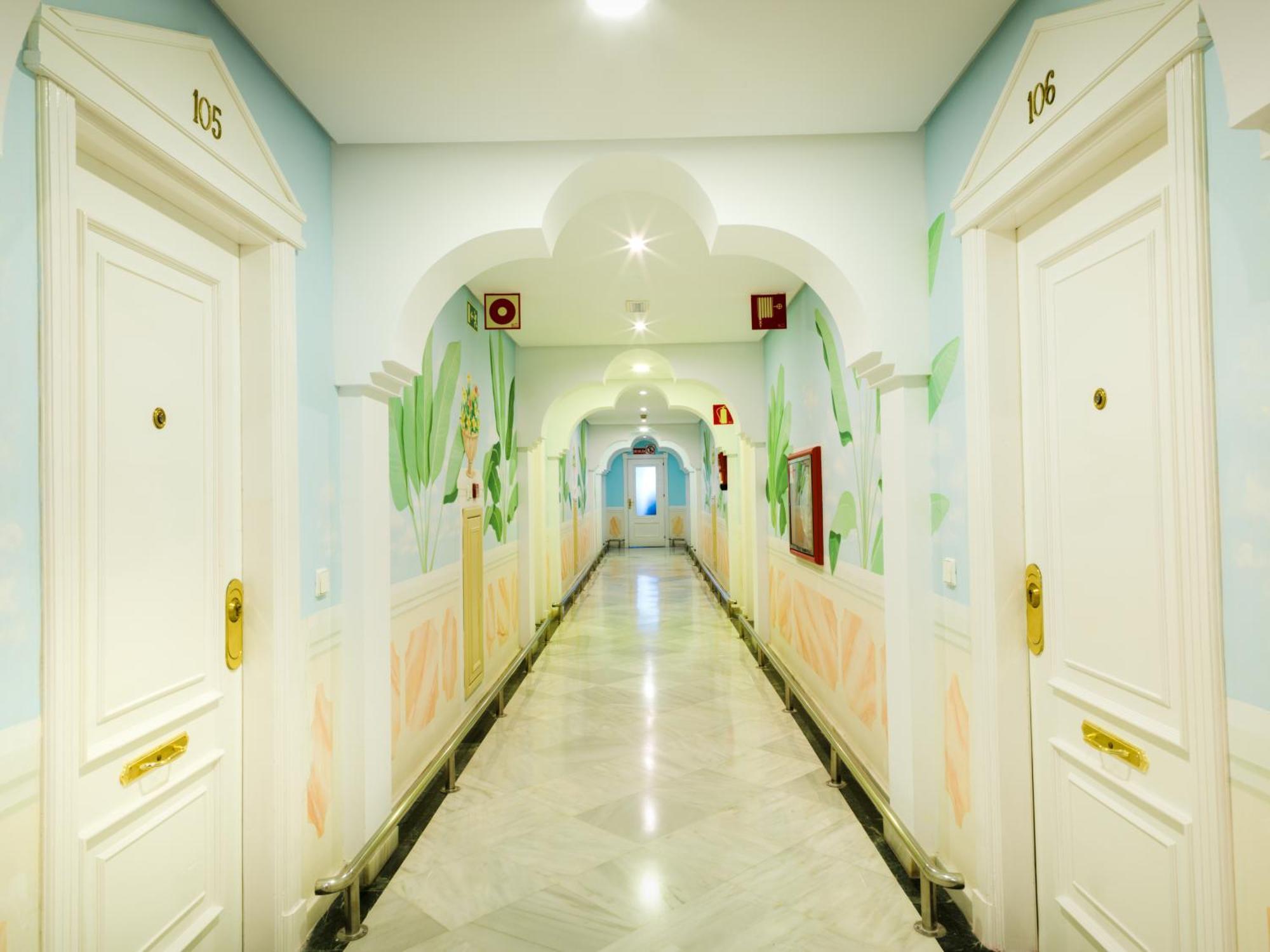 One-Bedroom Apartment (3 Adults + 1 Child),466488870:JPEG