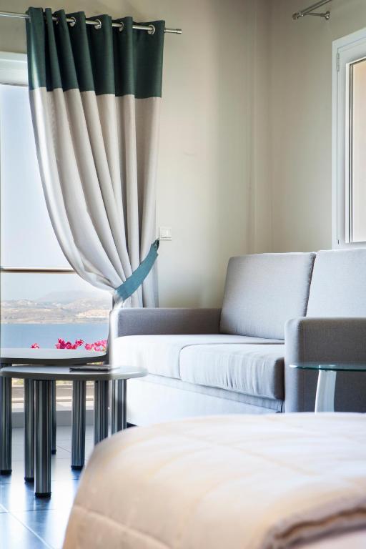 Deluxe Junior Suite with Sea View,46733812:JPEG