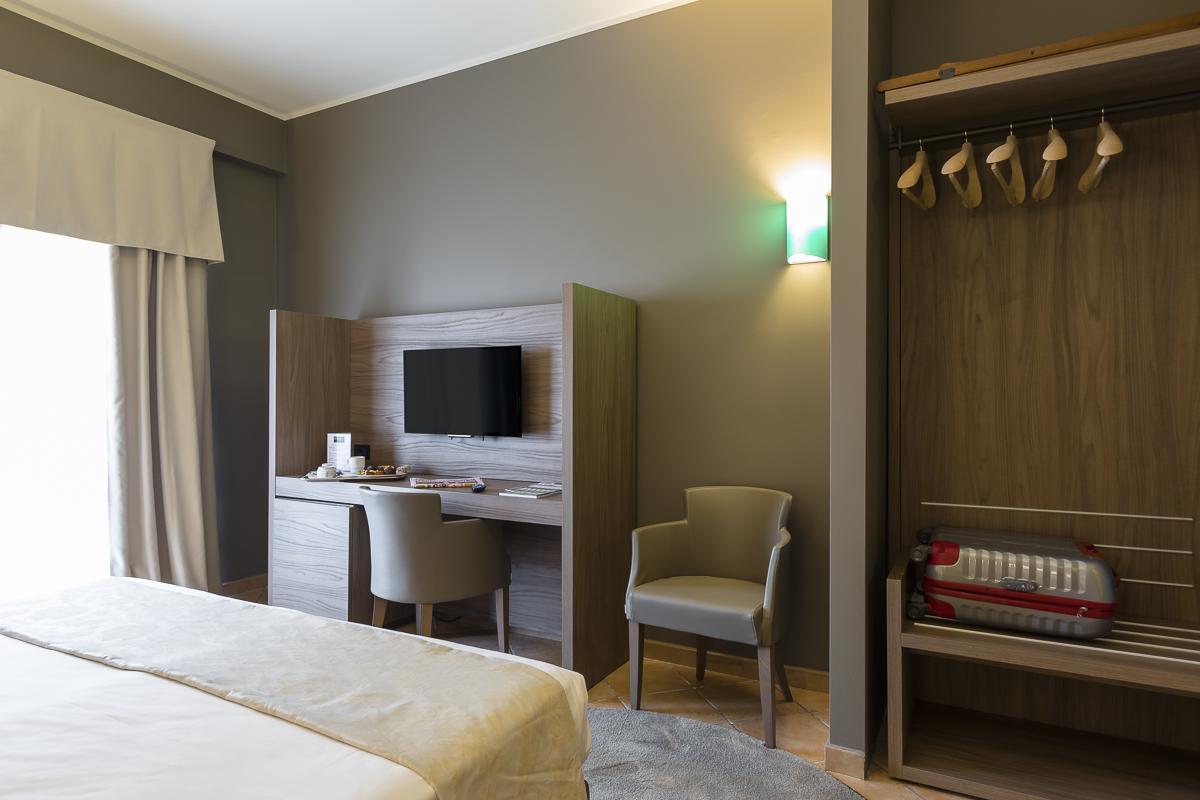 Single Room,832434455:JPEG