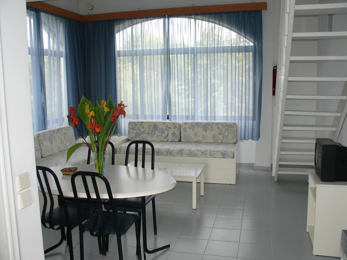 Loft med trädgårdsutsikt