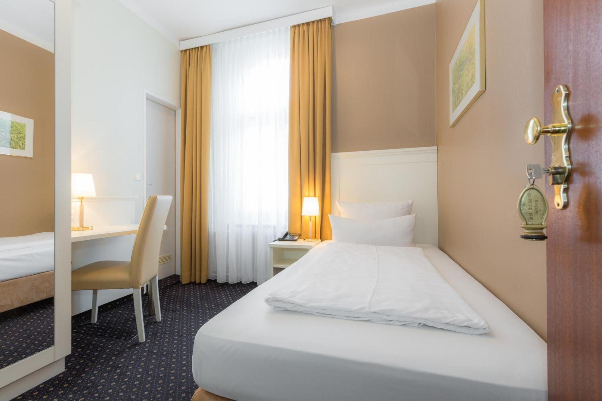 Economy Room,1420888728:JPEG