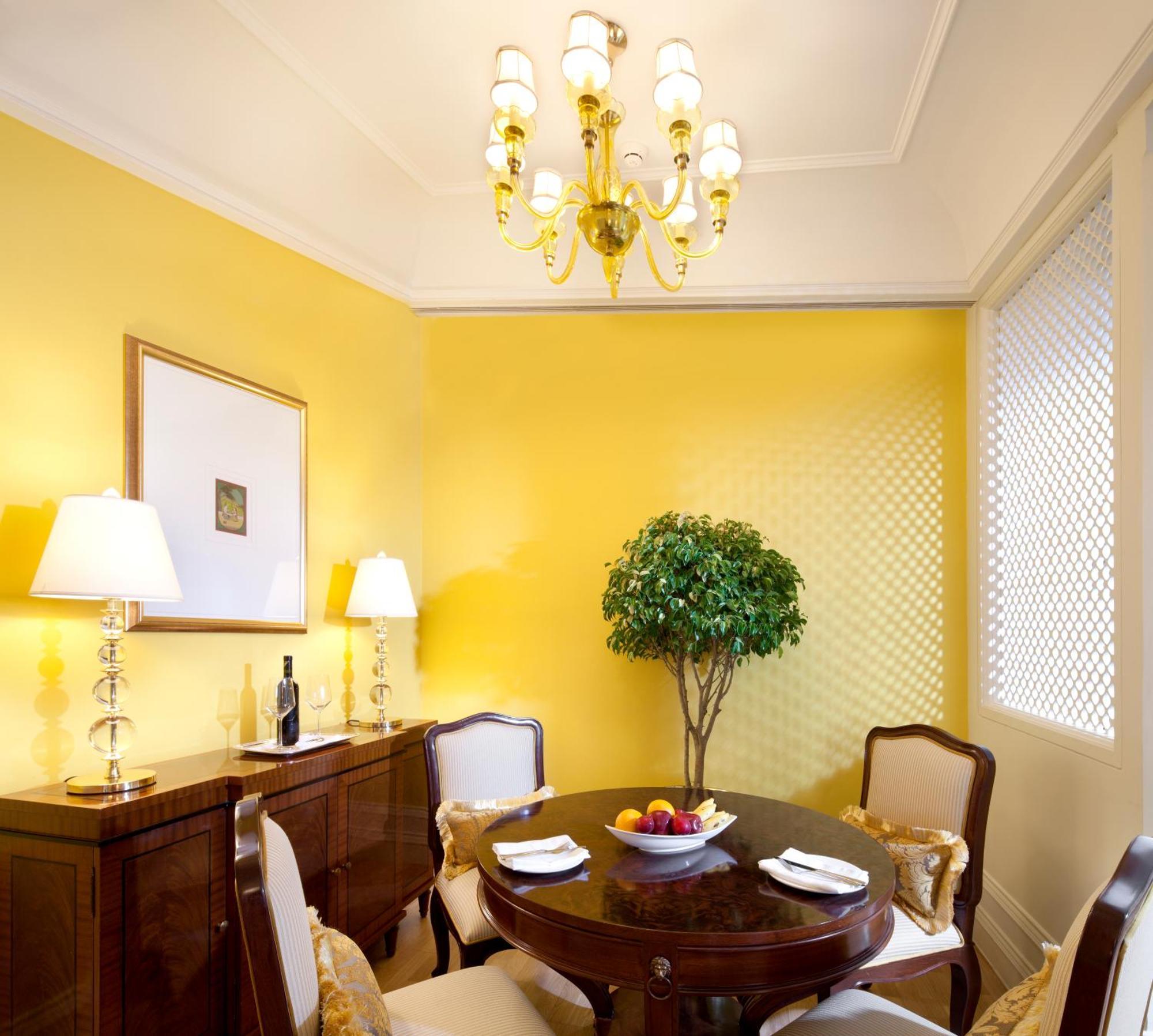 Executive Suite City View with Complimentary One Way Airport Transfer