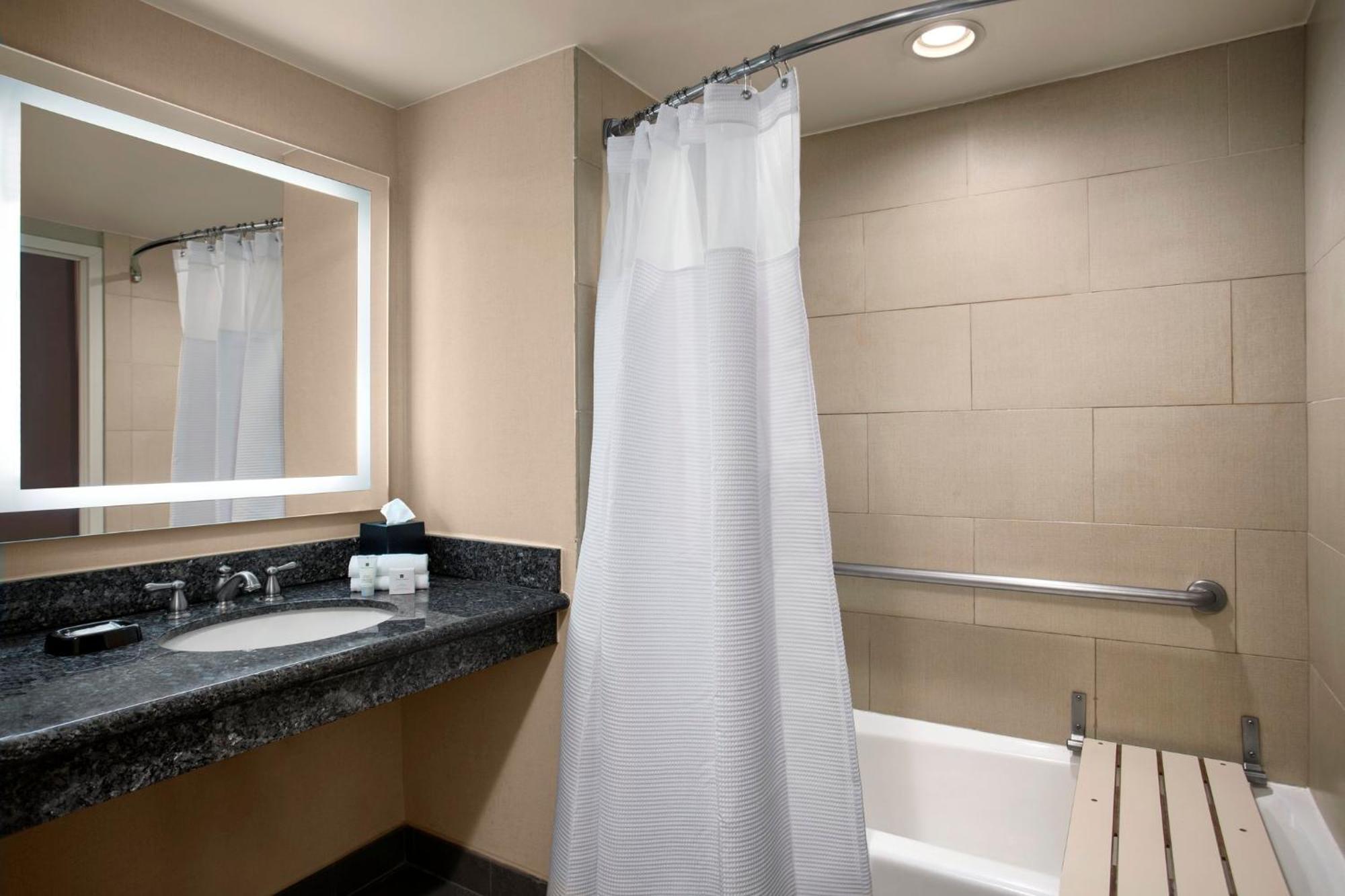 Standard King Room with Accessible Tub - Mobility Access