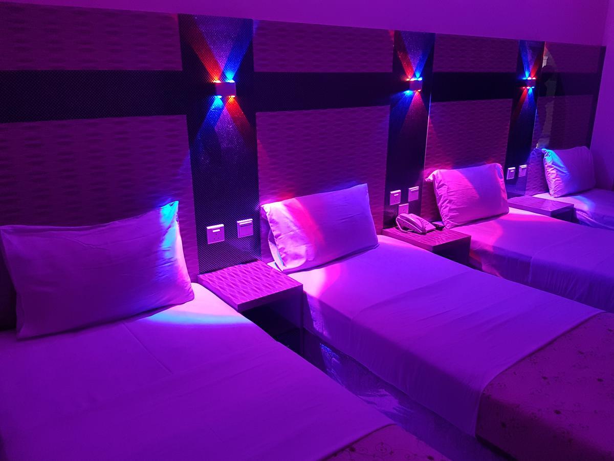 Family Room,579334458:JPEG