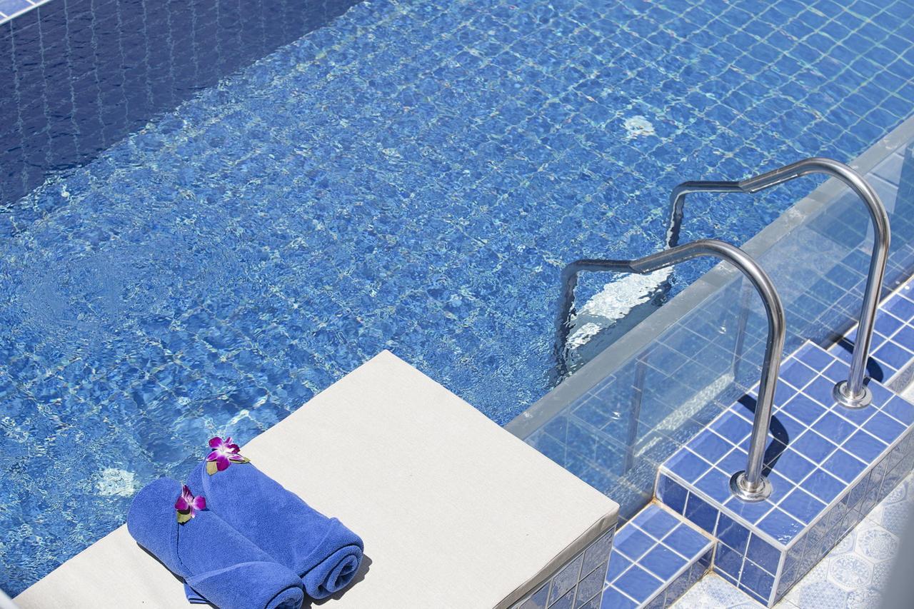 Deluxe Double Room with Pool Access,1227504455:JPEG