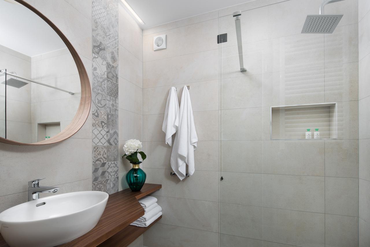 Double Room,983235979:JPEG
