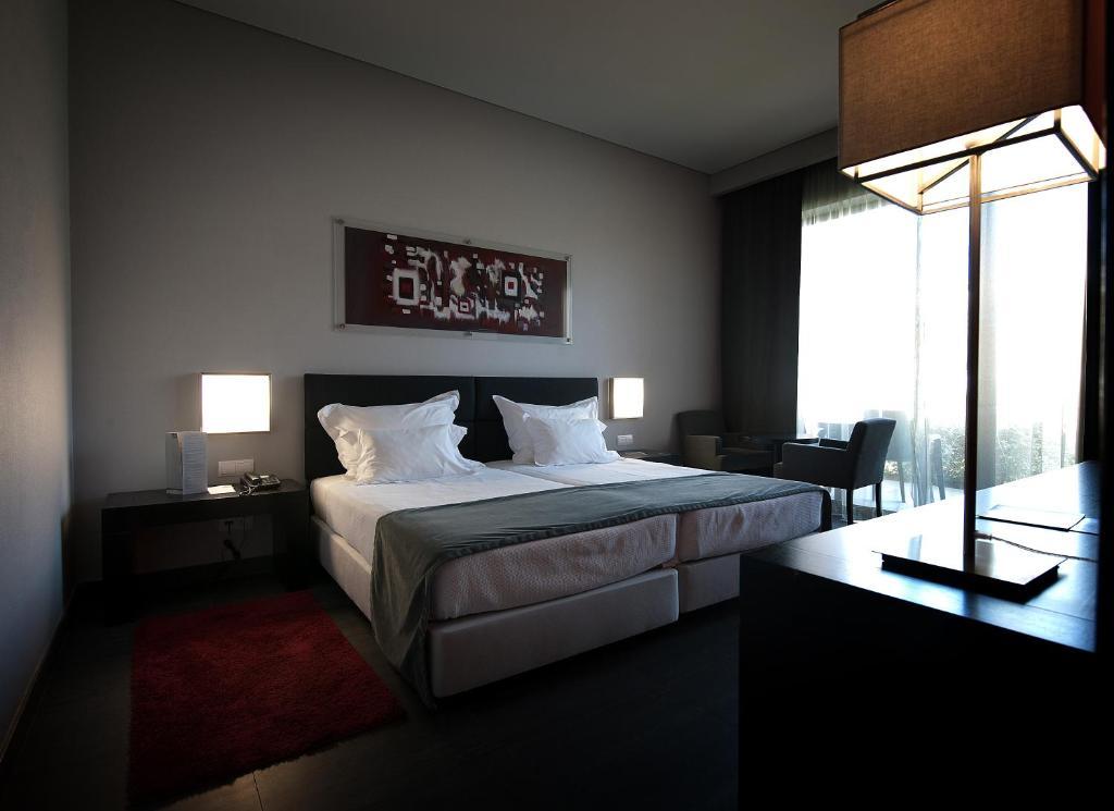 Twin Room with Extra Bed (2 Adults + 1 Child),62102842:JPEG