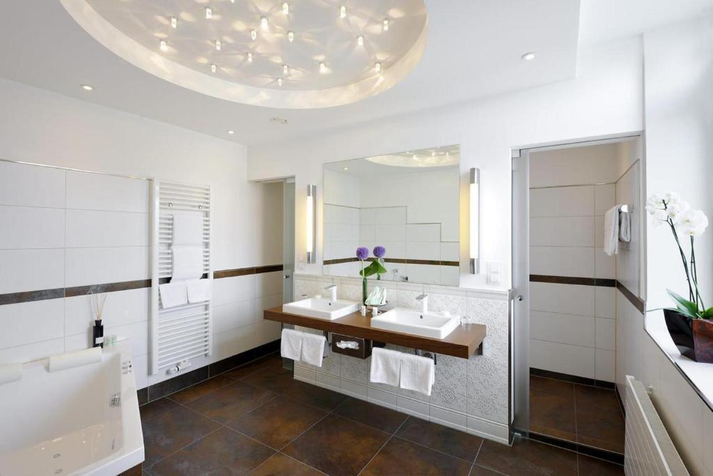 Suite Tower