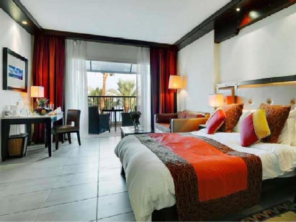 Svit Club Rotana med havsutsikt