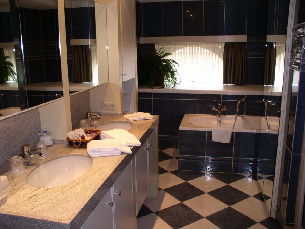 Grand Double Room,958340971:JPEG