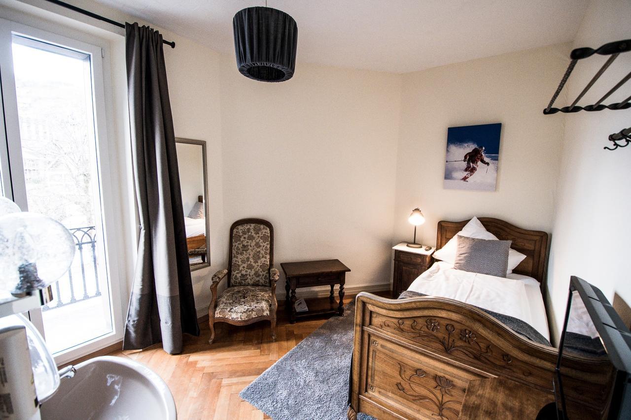 Single Room,727921063:JPEG