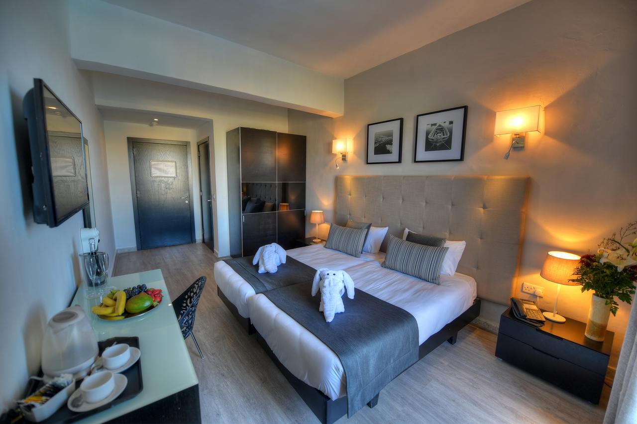 Double or Twin Room with Sea View and Balcony,630492084:JPEG