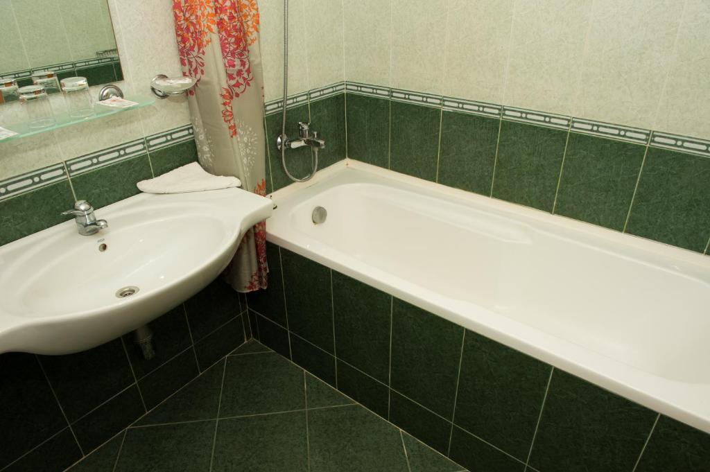 Single Room,1713394956:JPEG