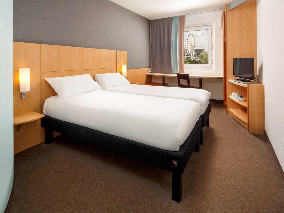 Twin Room,1544866882:JPEG