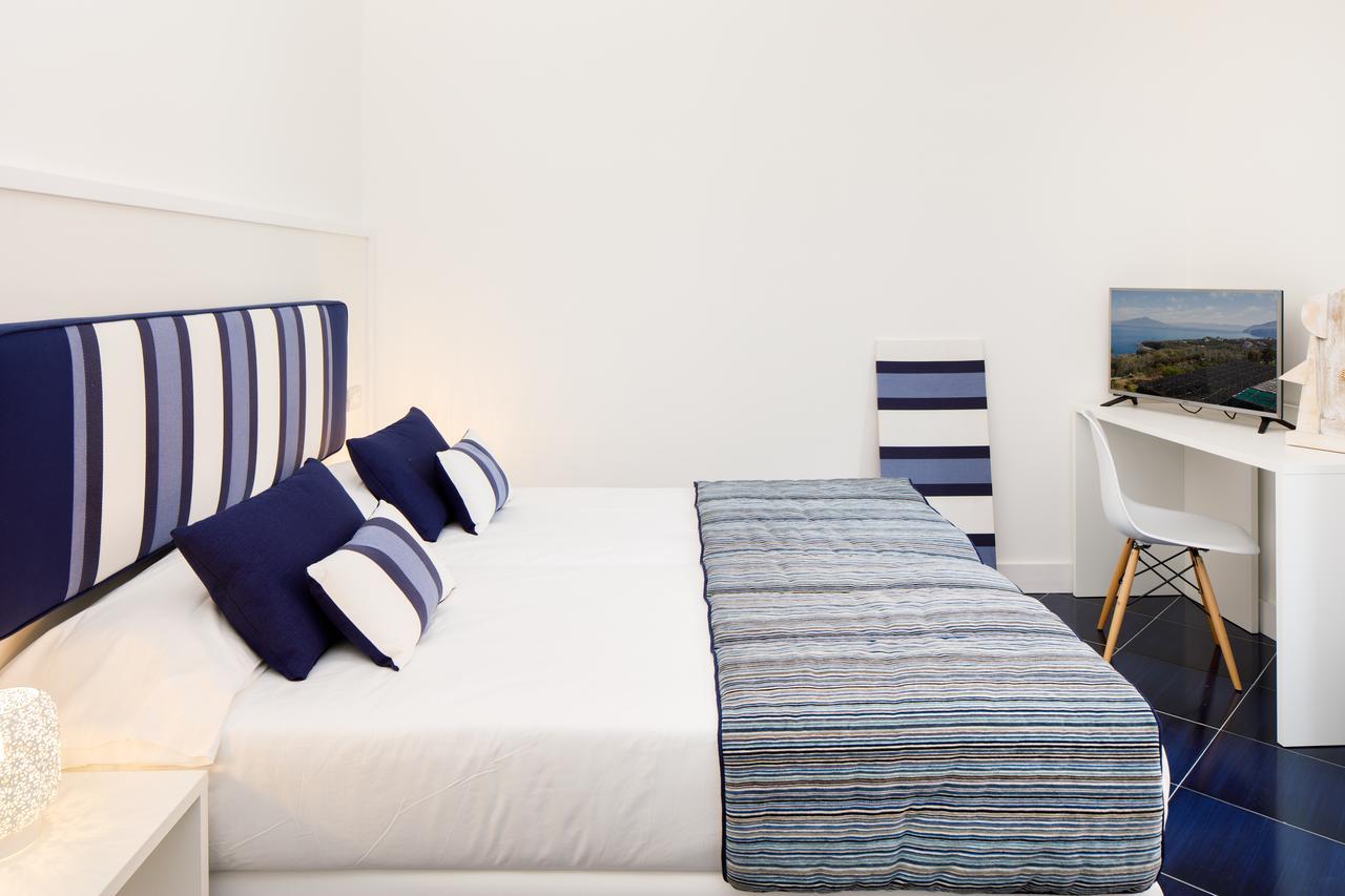Deluxe Double or Twin Room,1112439093:JPEG