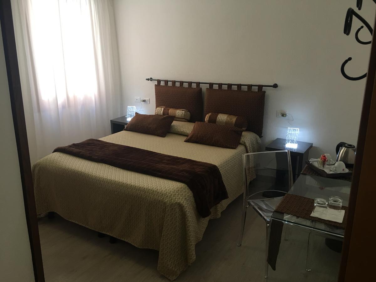 Double or Twin Room,644134194:JPEG