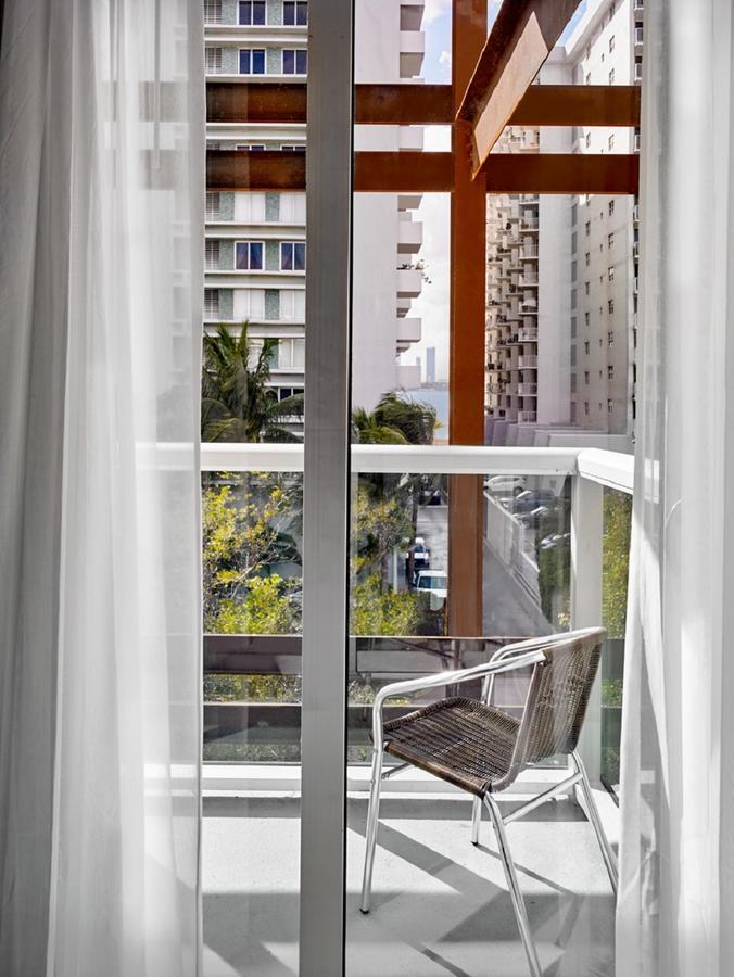 Skyline 1 Bedroom Suite Kitchenette Balcony