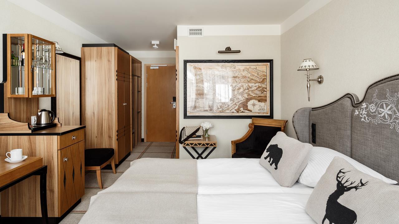 Deluxe Queen Room Mountain View