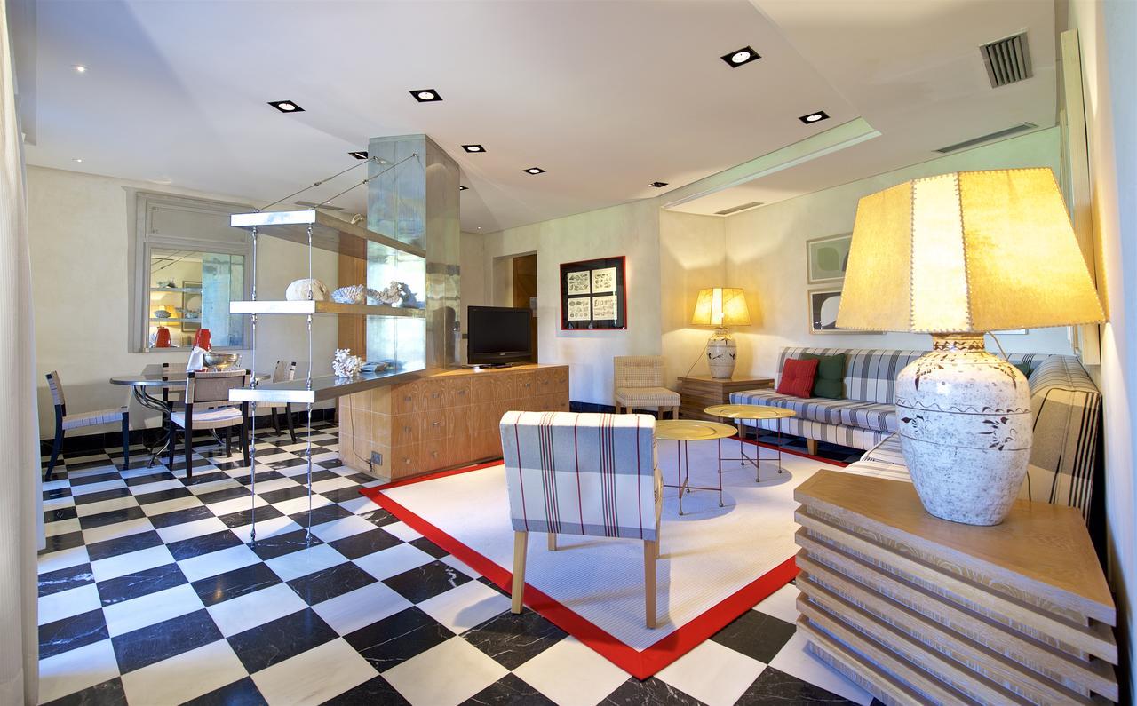 Executive Suite,1398359267:JPEG